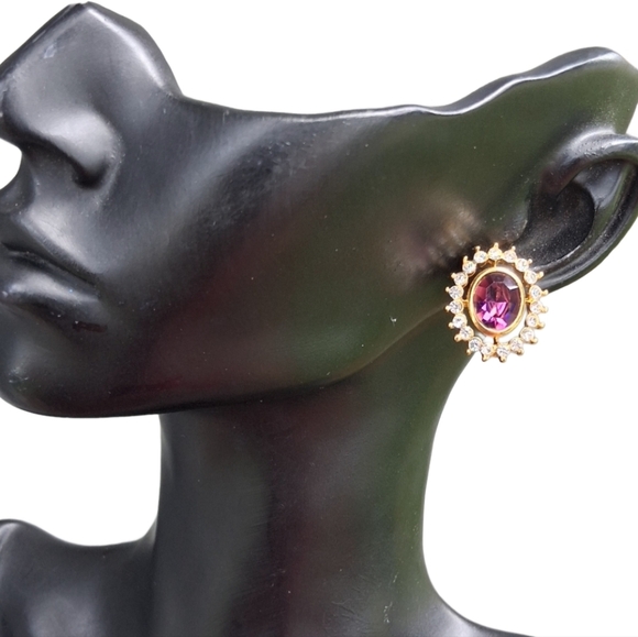 TRIFARI 1990s GOLDTONE, AMETHYST GLASS & WHITE RHINESTONE EARRINGS - Picture 2 of 6